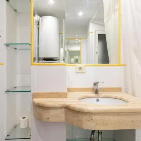 Amazing Location Coruna Downtown Apartament *